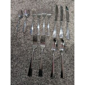 Towle Sadie Glossy Stainless Steel‎ Flatware Salad / Dinner Forks, Dinner Knives